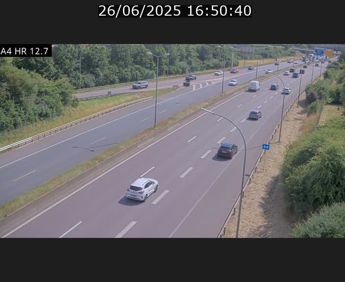 Traffic live webcam Luxembourg Esch sur Alzette - A4 - BK 12.7 - direction Esch-Belval