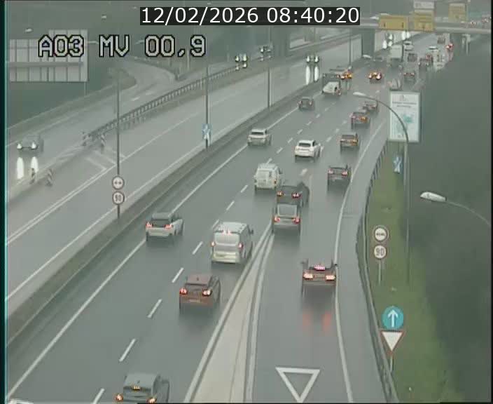Traffic live webcam Luxembourg Croix de Gasperich - A3 - BK 0.4 - direction Luxembourg