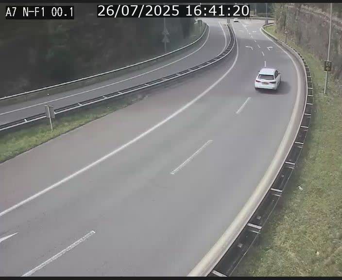 Webcam autoroute Luxembourg A7 située dans la sortie 1 Waldhof, vers la N11, avant le Tunnel Stafelter
