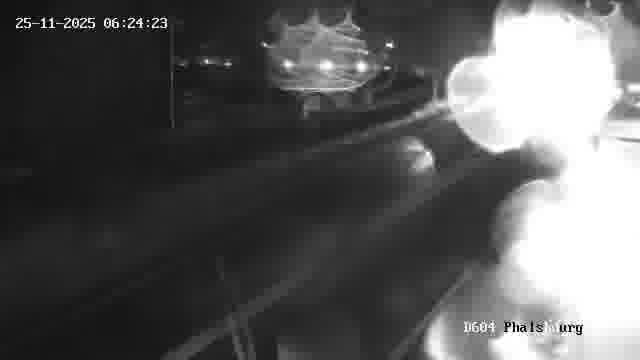 Webcam de surveillance sur D604 (France) à Phalsbourg, cadrée vers Phalsbourg, proposant une information routière utile aux déplacements quotidiens.