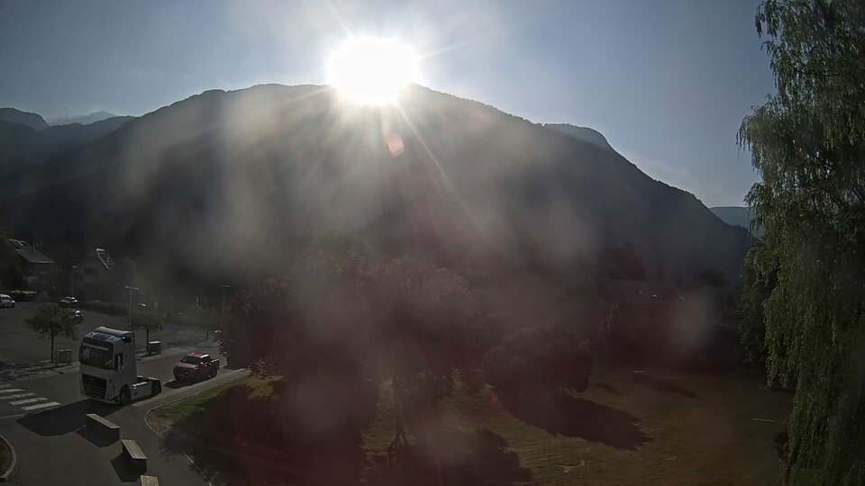 Webcam au niveau de la mairie du village du Bourg d'Oisans, aux pieds de l'Alpe d'Huez et aux portes du parc des Écrins