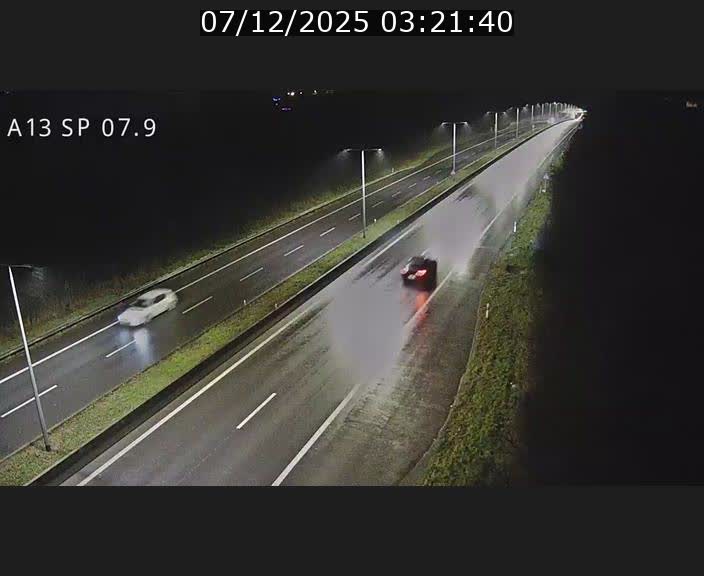 Traffic live webcam Luxembourg Jonction Lankelz - A13 direction Pétange - BK 7.9