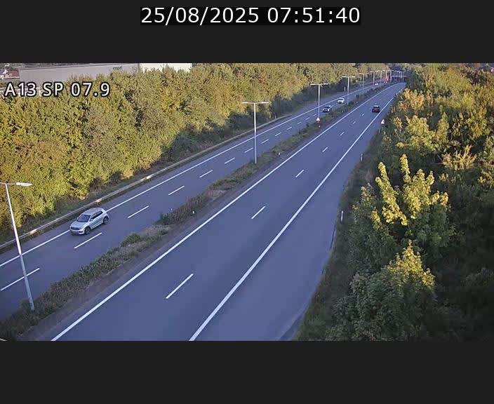 Traffic live webcam Luxembourg Jonction Lankelz - A13 direction Pétange - BK 7.9