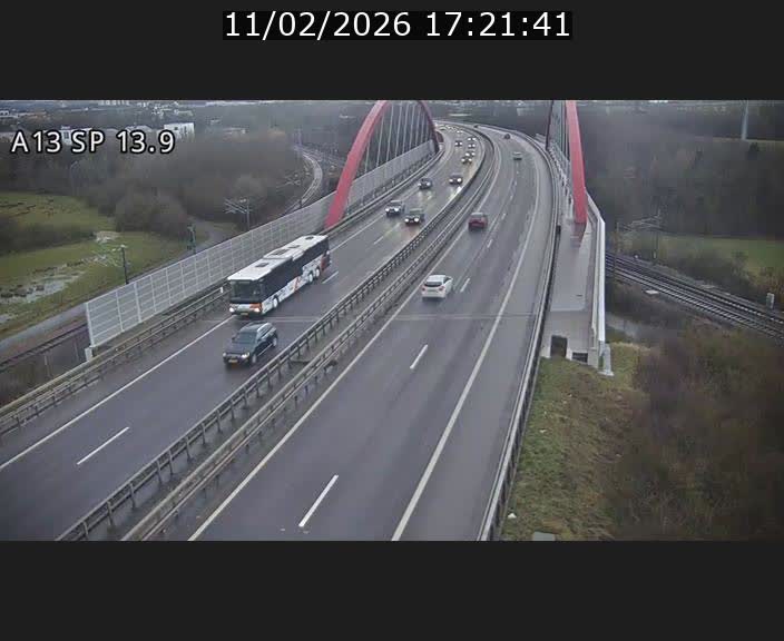 Traffic live webcam Luxembourg Kayl - A13 direction Esch-sur-Alzette/Luxembourg-ville - BK 13.9
