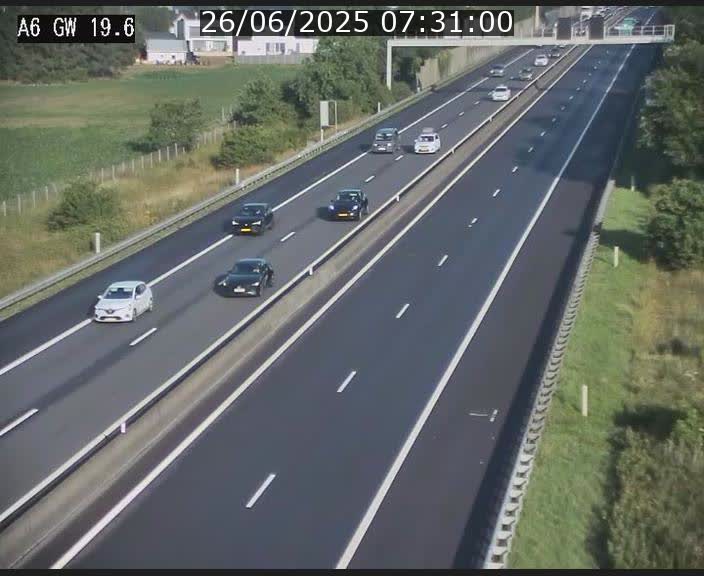 Traffic live webcam Luxembourg - Steinfort - A6 - BK 19.6 - direction Belgique