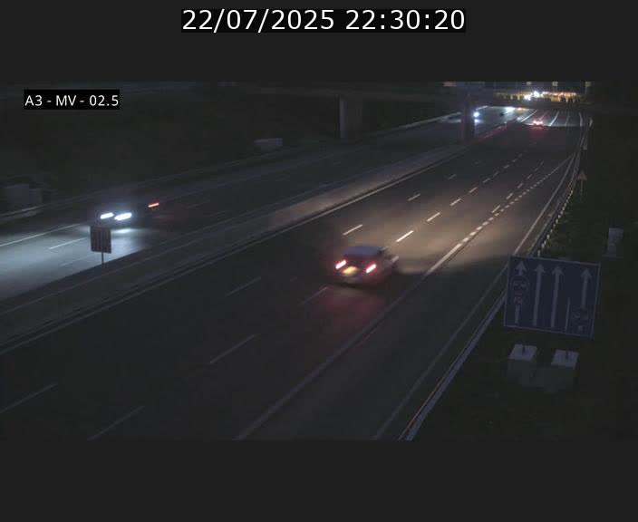 Webcam autoroute A3 au Luxembourg à proximité de la Croix de Gasperich. Vue orientée vers Luxembourg