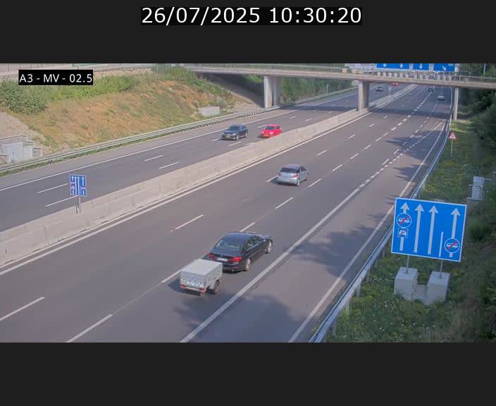 Webcam autoroute A3 au Luxembourg à proximité de la Croix de Gasperich. Vue orientée vers Luxembourg