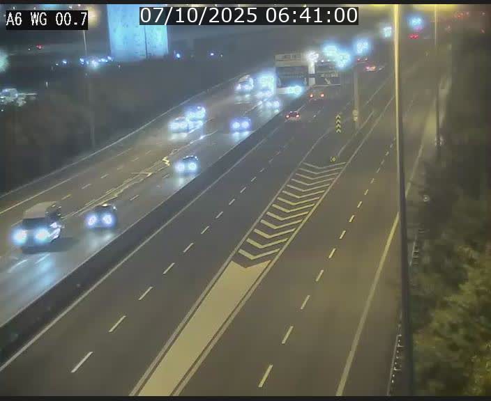 Traffic live webcam Luxembourg Croix de Cessange - A6 - BK 0.7 - direction A3 France