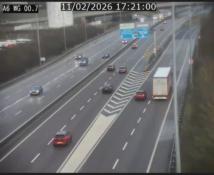 Traffic live webcam Luxembourg Croix de Cessange - A6 - BK 0.7 - direction A3 France