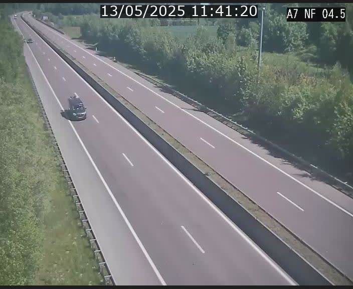 Caméra autoroute Luxembourg A7 - Passage à gibier Rëngelbour - direction Tunnel Grouft