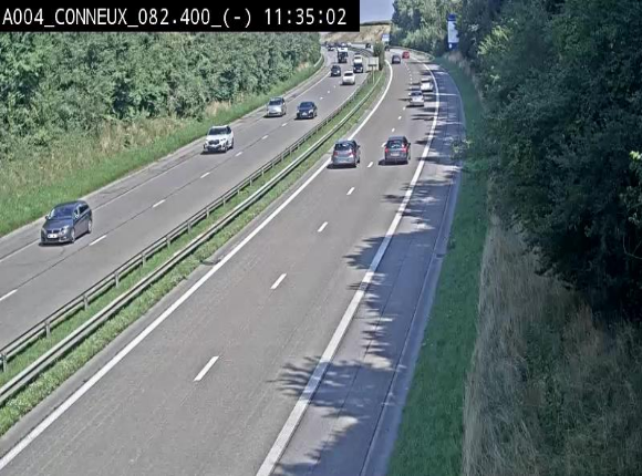 Webcam sur l'E411 avant les sorties 20 menant à Ciney, Dinant et Achêne. Vue orientée vers Namur