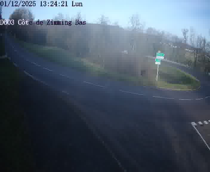 Webcam sur la D603 située dans la Côté de Zimming-bas, dans le virage en demi-tour, à la jonction avec la D74
