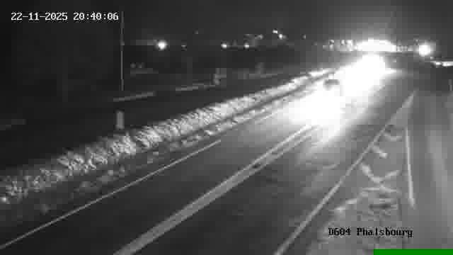 Webcam de surveillance sur D604 (France) à Phalsbourg, cadrée vers Phalsbourg, proposant une information routière utile aux déplacements quotidiens.
