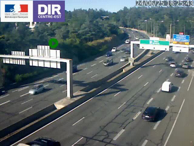 Caméra de circulation routière sur le boulevard périphérique Laurent Bonnevay de Lyon (D383) à hauteur de Bron, avant la jonction avec l'A43. Vue orientée vers l'échangeur