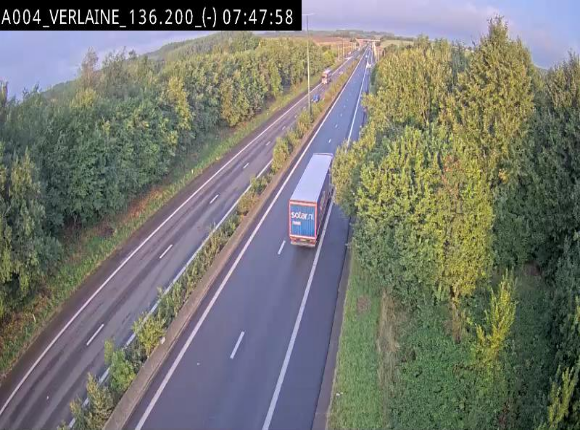 Webcam sur l'E411 à hauteur du pont surplombant la N40, à proximité de la sortie 26 Verlaine - Libramont-Chevigny. Vue orientée vers Namur