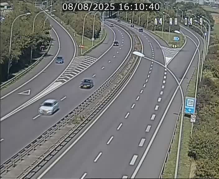 Traffic live webcam Luxembourg Leudelange - A4 - BK 4.9 - direction Luxembourg
