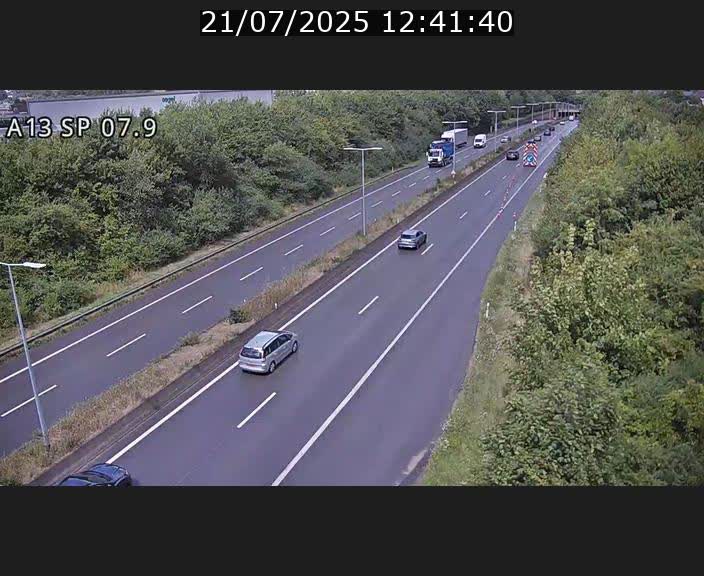 Traffic live webcam Luxembourg Jonction Lankelz - A13 direction Pétange - BK 7.9