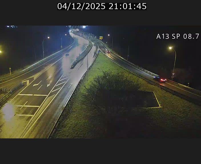 Traffic live webcam Luxembourg Jonction Lankelz - A13 direction Pétange - BK 8.7