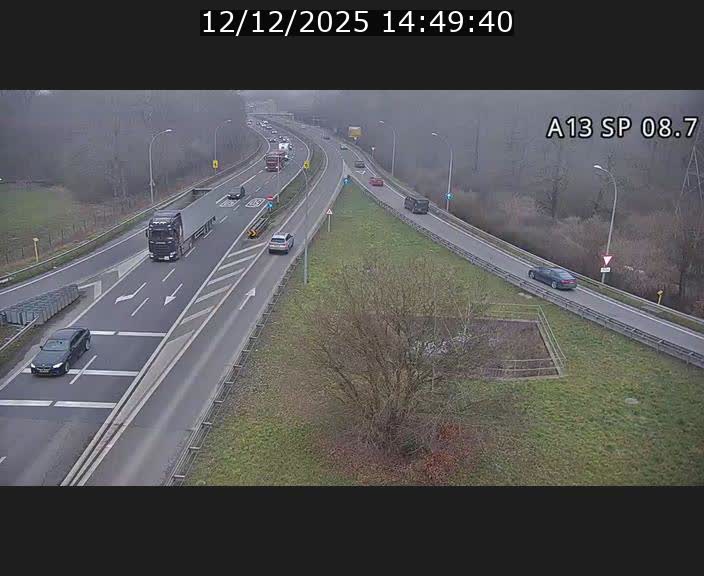 Traffic live webcam Luxembourg Jonction Lankelz - A13 direction Pétange - BK 8.7