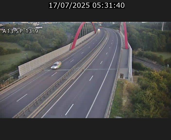 Traffic live webcam Luxembourg Kayl - A13 direction Esch-sur-Alzette/Luxembourg-ville - BK 13.9