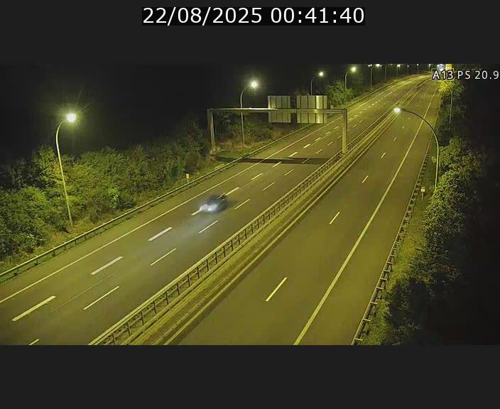 Traffic live webcam Luxembourg Croix de Bettembourg, rond-point d'Hellange - A13 direction Allemagne - BK 20.9