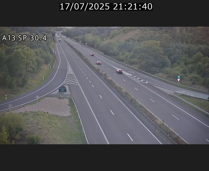 Traffic live webcam Luxembourg Altwies - A13 direction Luxembourg-ville - BK 30.4