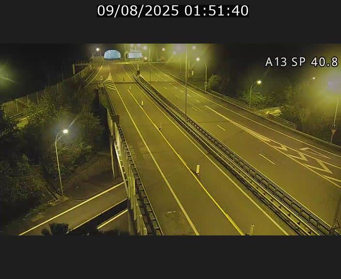 Webcam avec vue sur l'entrée côté allemand du tunnel Markusbierg à Schengen. Vue orientée vers le tunnel et Bettembourg