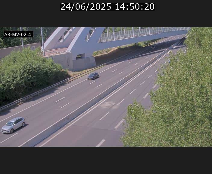 Webcam autoroute de la France (A3) au Luxembourg à Fentange, à proximité de la Croix de Gasperich. Vue orientée vers la Cloche d'Or