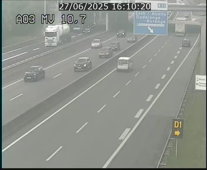Traffic live webcam Luxembourg Croix de Bettembourg - A3 - BK 10.7 - direction France
