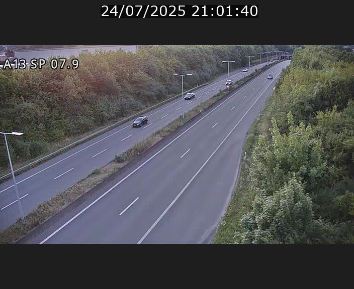 Traffic live webcam Luxembourg Jonction Lankelz - A13 direction Pétange - BK 7.9