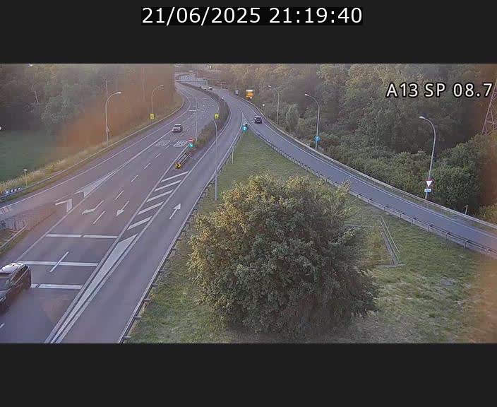 Traffic live webcam Luxembourg Jonction Lankelz - A13 direction Pétange - BK 8.7 