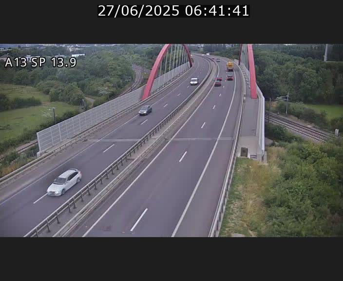 Traffic live webcam Luxembourg Kayl - A13 direction Esch-sur-Alzette/Luxembourg-ville - BK 13.9