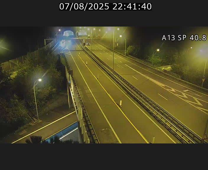 Webcam avec vue sur l'entrée côté allemand du tunnel Markusbierg à Schengen. Vue orientée vers le tunnel et Bettembourg