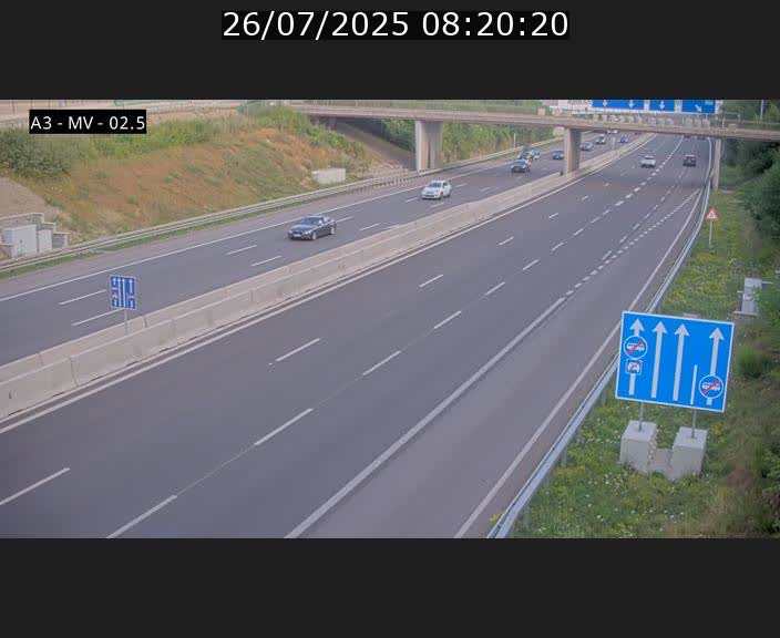 Webcam autoroute A3 au Luxembourg à proximité de la Croix de Gasperich. Vue orientée vers Luxembourg