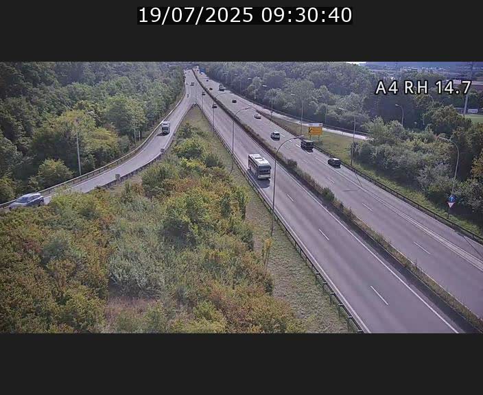Traffic live webcam Luxembourg Jonction Lankelz - A4 - BK 14.7 - direction Luxembourg