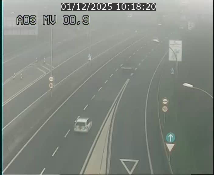 Traffic live webcam Luxembourg Croix de Gasperich - A3 - BK 0.4 - direction Luxembourg