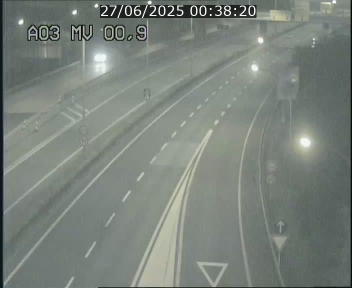 Traffic live webcam Luxembourg Croix de Gasperich - A3 - BK 0.4 - direction Luxembourg
