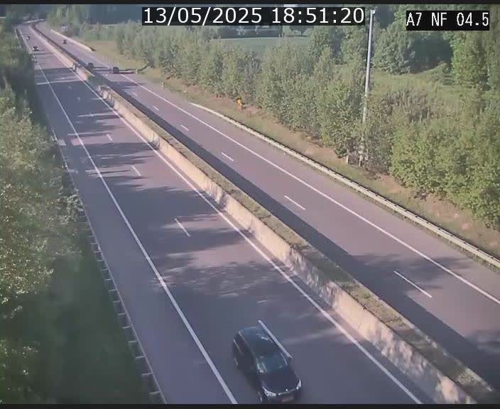 Caméra autoroute Luxembourg A7 - Passage à gibier Rëngelbour - direction Tunnel Grouft