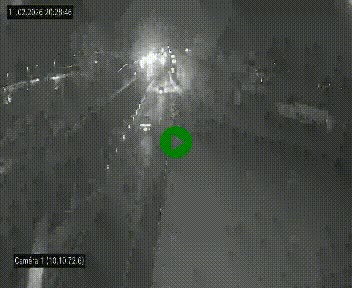 Vue en direct de l'autoroute A10 grâce à un drône situé au-dessus du péage de Virsac