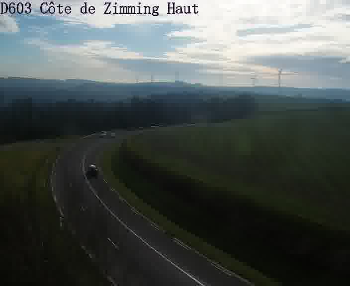 Webcam sur la D603 située en haut de la Côte de Zimming. Vue orientée vers Saint-Avold.