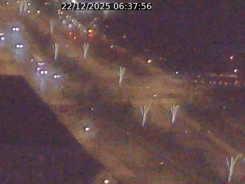 Webcam sur l'avenue John Fitzgerald Kennedy (N51) avec vue sur le Pont rouge (Pont Grande Duchesse Charlotte), l'arrêt Pfaffenthal et l'entrée du quartier Kirchberg