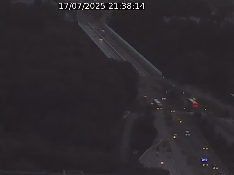 Webcam sur l'avenue John Fitzgerald Kennedy (N51) avec vue sur le Pont rouge (Pont Grande Duchesse Charlotte), l'arrêt Pfaffenthal et l'entrée du quartier Kirchberg