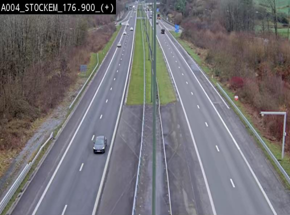 Webcam au-dessus de l'E411 sur la N83 à hauteur de la sortie Stockem. Vue orientée vers Arlon