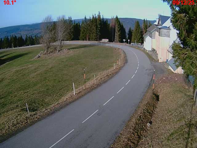 Webcam en haut du col du Ballon d'Alsace sur la D465 à 1075 mètres d'altitude dans les Vosges