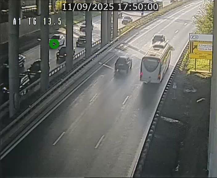 Traffic live webcam Luxembourg Senningen - A1 direction Luxembourg - BK 13.5