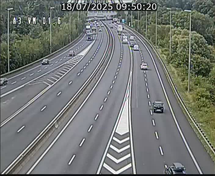 Traffic live webcam Luxembourg - Croix de Gasperich - A3 - BK 1.6 - direction France/Aire de Berchem