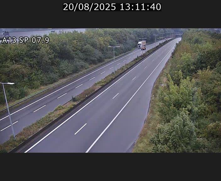 Traffic live webcam Luxembourg Jonction Lankelz - A13 direction Pétange - BK 7.9