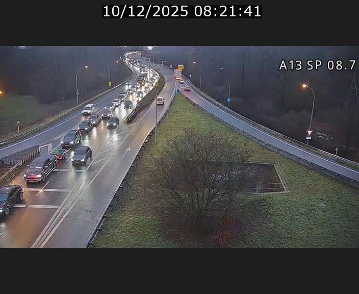 Traffic live webcam Luxembourg Jonction Lankelz - A13 direction Pétange - BK 8.7