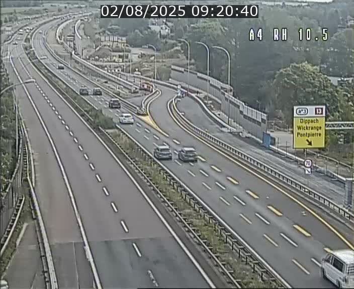 Traffic live webcam Luxembourg Pontpierre - A4 - BK 10.5 - direction Luxembourg