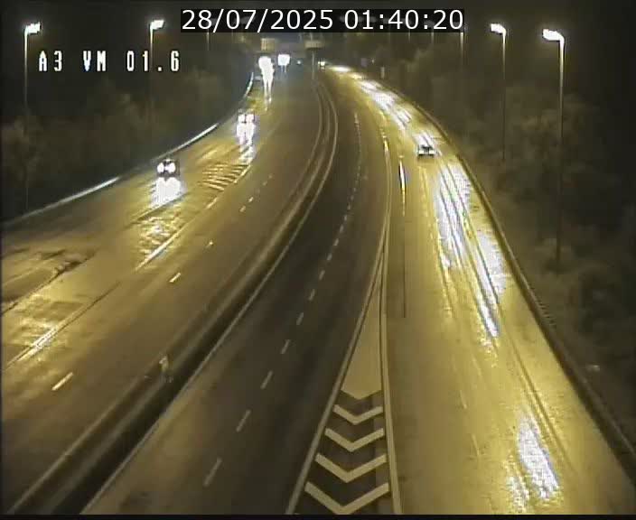 Traffic live webcam Luxembourg - Croix de Gasperich - A3 - BK 1.6 - direction France/Aire de Berchem